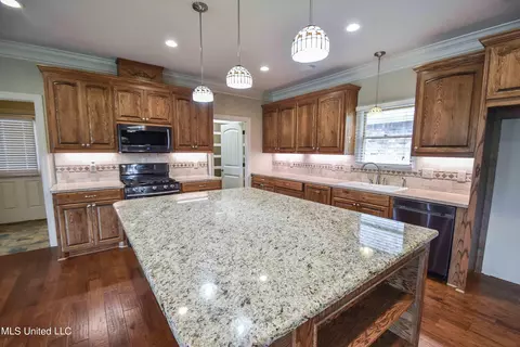 Kitchen - 1480 Alana Dr, Terry, MS 39170 photo 10 of 16