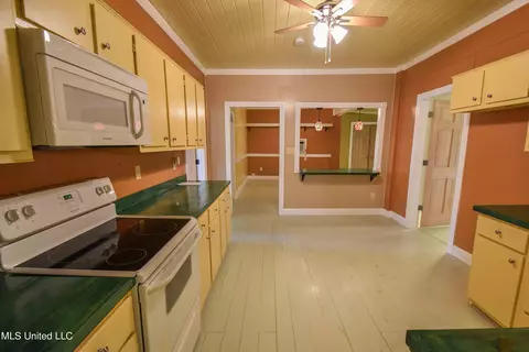 Kitchen - 1480 Alana Dr, Terry, MS 39170 photo 11 of 16