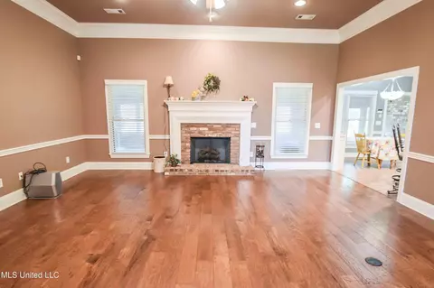 Living - 1480 Alana Dr, Terry, MS 39170 photo 3 of 4