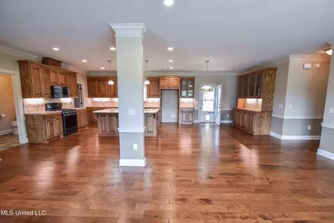 Living - 1480 Alana Dr, Terry, MS 39170 photo 4 of 4