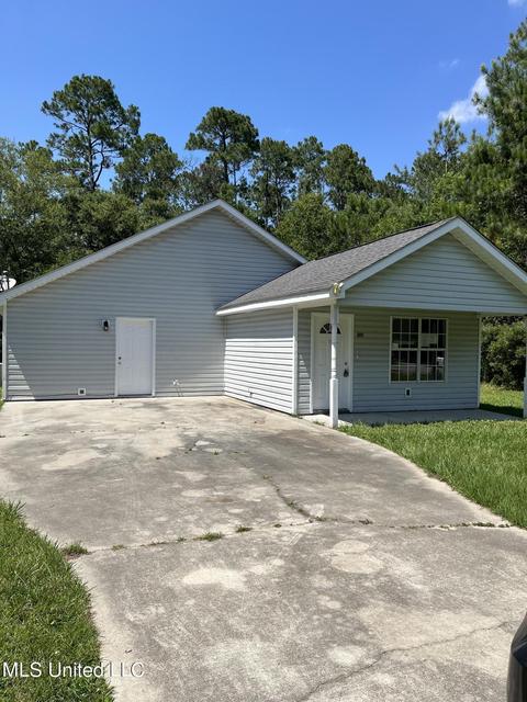 6080 E Adams St, Bay Saint Louis, MS 39520