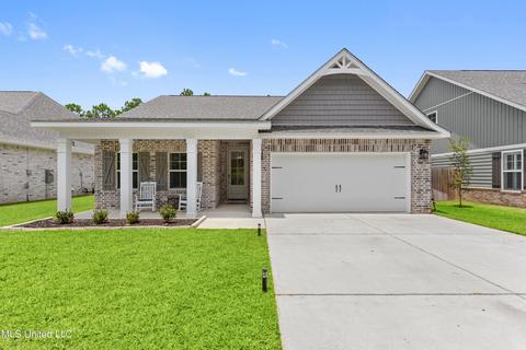 219 Madison Place Dr, Ocean Springs, MS 39564