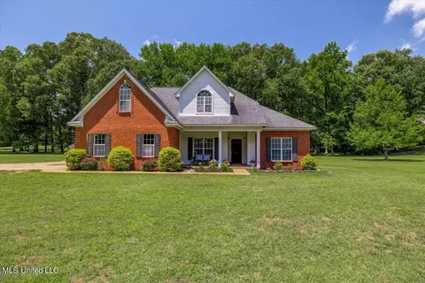 2331 Oak Creek Dr, Hernando, MS 38632 photo 2