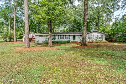 4468 E Ridge Dr, Jackson, MS 39211