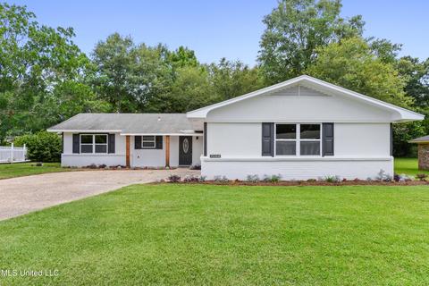 15364 N Parkwood Dr, Gulfport, MS 39503