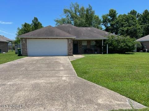 3116 N 5th St, Ocean Springs, MS 39564