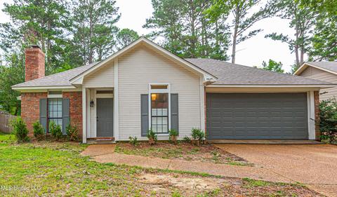 670 Twin Harbor Pl, Madison, MS 39110