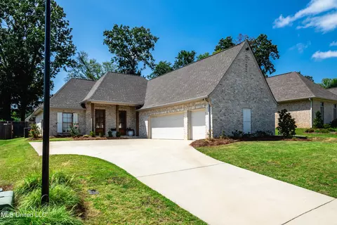 110 Shore View Dr, Madison, MS 39110