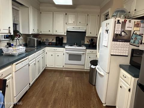 232 Riverbend Dr, Byram, MS 39272 photo 7