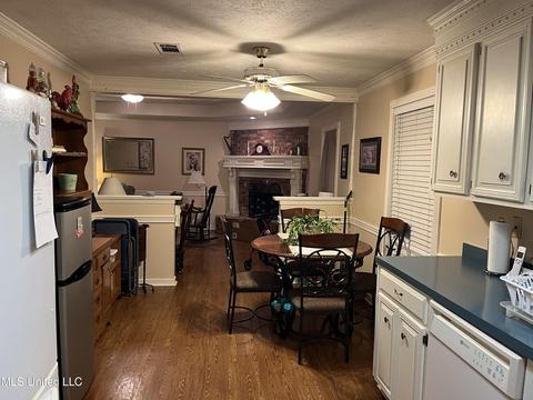 232 Riverbend Dr, Byram, MS 39272 photo 5