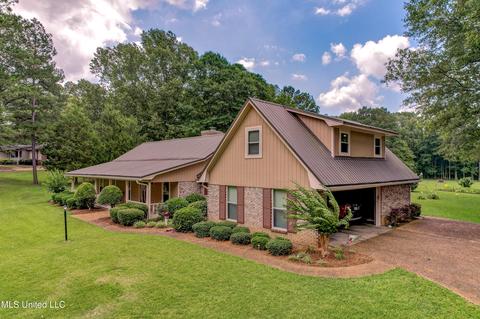 214 Memory Oaks Dr, Raymond, MS 39154 photo 4