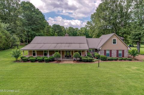 214 Memory Oaks Dr, Raymond, MS 39154 photo 2