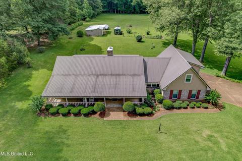 214 Memory Oaks Dr, Raymond, MS 39154 photo 3