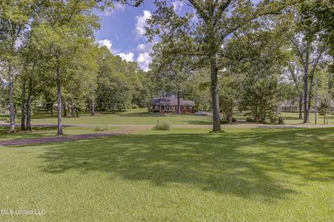 214 Memory Oaks Dr, Raymond, MS 39154 photo 5