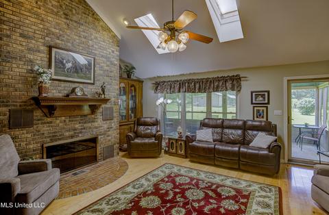 214 Memory Oaks Dr, Raymond, MS 39154 photo 8