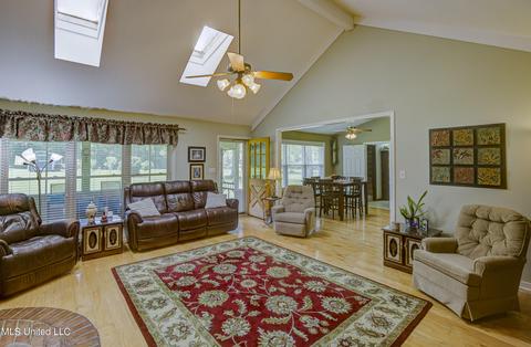 214 Memory Oaks Dr, Raymond, MS 39154 photo 12