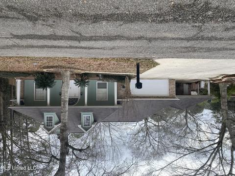 101 Brookhollow Dr, Carriere, MS 39426