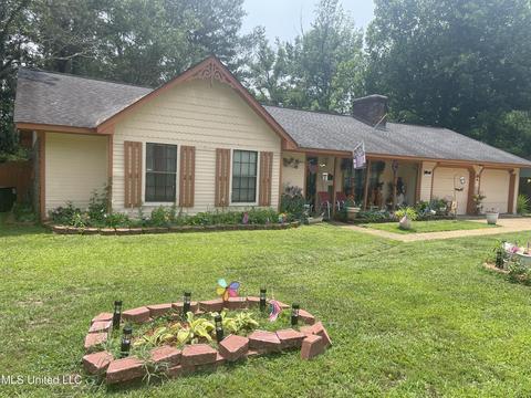 403 Trent Dr, Jackson, MS 39212