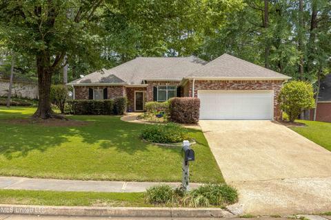 394 Pinewood Ln, Ridgeland, MS 39157