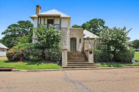 12 Marina Cv, Ridgeland, MS 39157