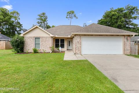 311 Woodcrest Dr, Long Beach, MS 39560