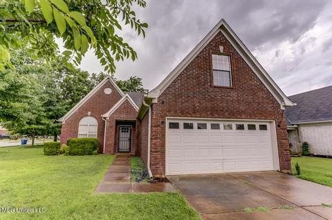 7081 Crape Myrtle Dr, Olive Branch, MS 38654