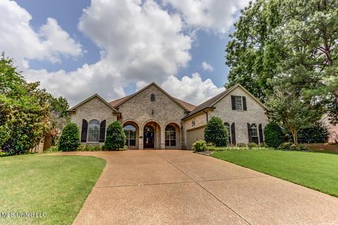1676 Cedar Grove Dr, Hernando, MS 38632