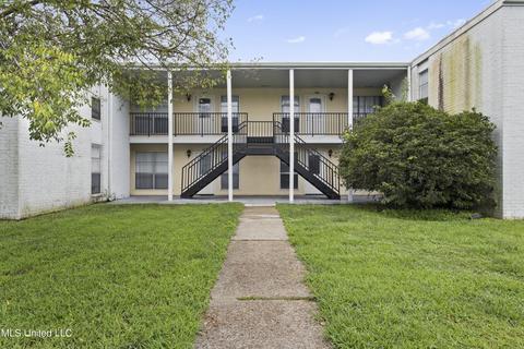 3230 Cumberland Rd #101, Ocean Springs, MS 39564