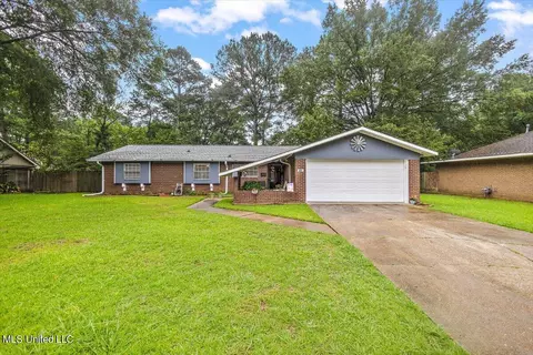145 Riviera Dr, Jackson, MS 39211