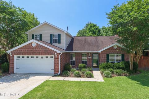 2077 Juniper Dr, Biloxi, MS 39532