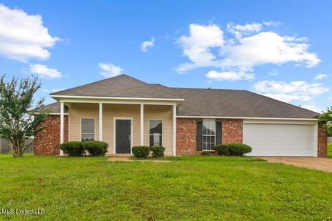 228 Freemyer Dr, Jackson, MS 39272