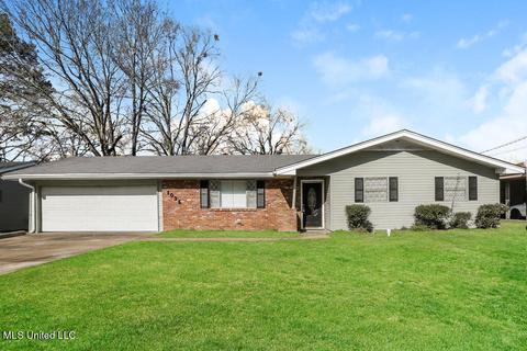 1036 Fairway St, Jackson, MS 39212