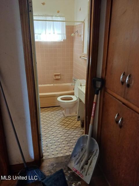 935 Raymond Rd, Jackson, MS 39204 photo 3