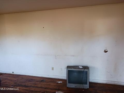 935 Raymond Rd, Jackson, MS 39204 photo 6