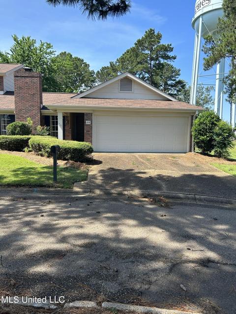 218 Old Oak Cir, Brandon, MS 39042