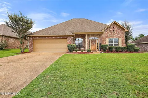 111 Rockbridge Cir, Clinton, MS 39056