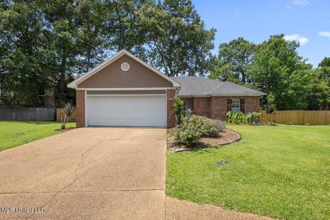 2020 Rolling Hill Dr, Brandon, MS 39042
