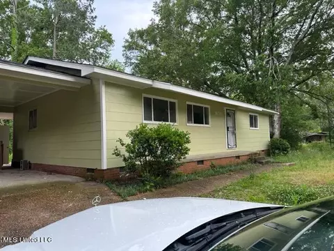 1655 Woodburn St, Jackson, MS 39212