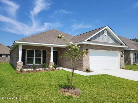 75 Saltmeadow Cir, Ocean Springs, MS 39564