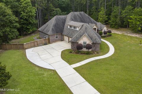 11752 Honey Bear Ln, Saucier, MS 39574 photo 3