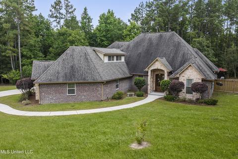 11752 Honey Bear Ln, Saucier, MS 39574