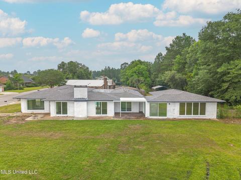 12328 Cambridge Ct, Gulfport, MS 39503