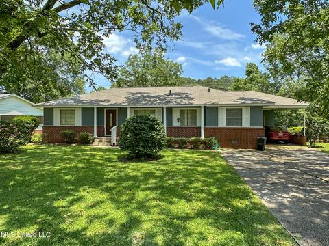 107 Sunrise Dr, Clinton, MS 39056