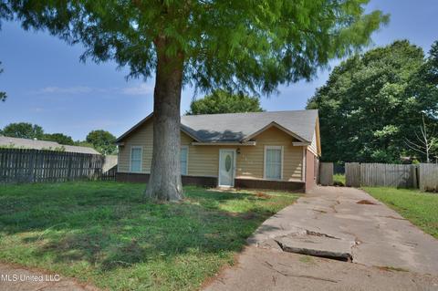 3530 Mayfair Dr, Horn Lake, MS 38637