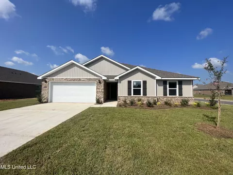 10141 Woodbury Dr, Gulfport, MS 39503
