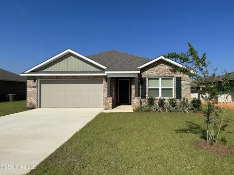 10087 Woodbury Dr, Gulfport, MS 39503