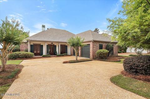 166 Belle Pointe Dr, Madison, MS 39110