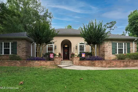 5417 Kaiki Dr, Diamondhead, MS 39525