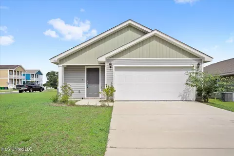 2100 Toulouse St, Ocean Springs, MS 39564
