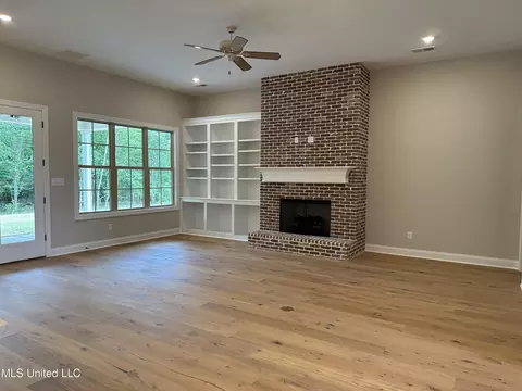 2079 Livingston Way, Hernando, MS 38632 photo 6